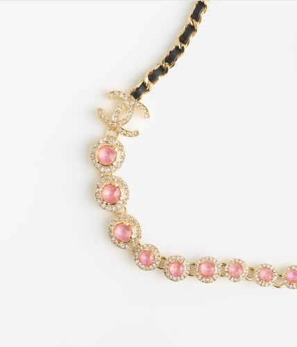 2024 قلادة شانيل سلسال ذهبي مطعم بفصوص وكريستالات...