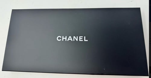 علبة مجوهرات شانيل الأصلية الفاخرة للسلاسل والعقود...