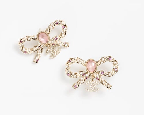 2024 اقراط شانيل غلق بمسمار بشعار سي سي متدلي ذهبي...