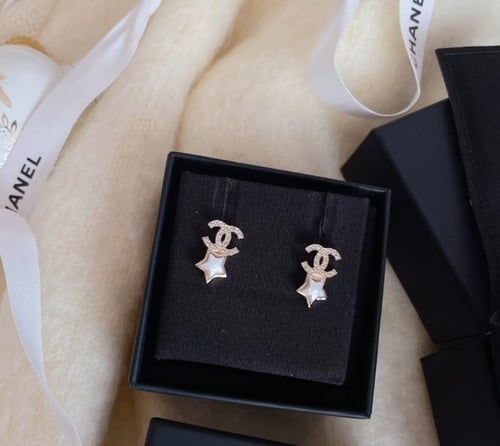 2024 أقراط شانيل مسمار غلق ذهبي على شكل نجمة مرصعة...