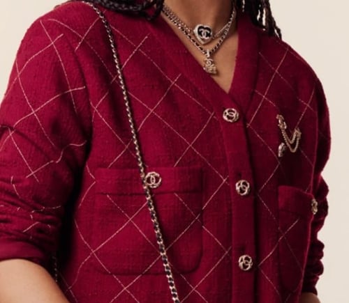 2024 شانيل بروش معدن ذهبي بسلسال منتهي بنجمة البرو...