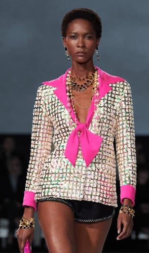 2024 أسوارة شانيل ذهبي أسود دوائر