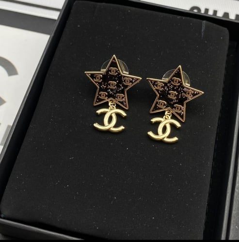 2024 اقراط شانيل حلقة على شكل نجمة