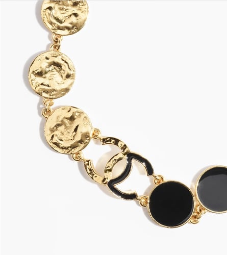 2024 قلادة شوكر بلوقو شانيل ذهبي أسود