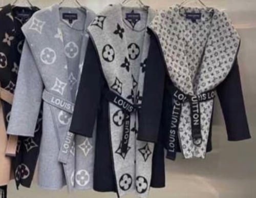 معطف لوي فيتون أسود قصير بحزام