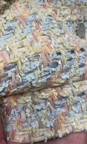 2025 تنورة شانيل تويد رمادي و أصفر فاتح