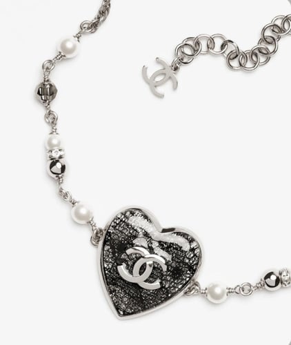 2025 قلادة شانيل شوكر معدن دانتيل فضي أسود