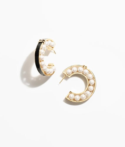 2024 أقراط شانيل على شكل حلقة مطعم باللؤلؤ ذهبي أس...