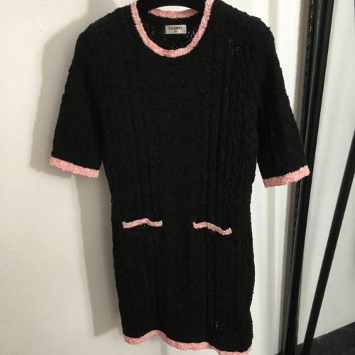 2024 فستان شانيل قصير شتوي كاشمير أسود