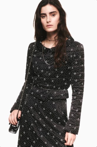 2024 قلادة شانيل طويلة معدن فضي