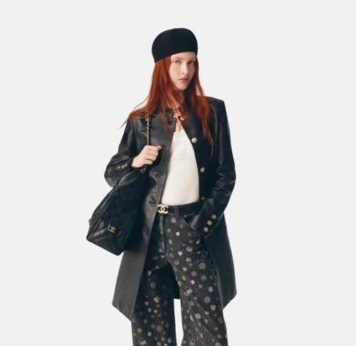 2025 قميص شانيل قطن أبيض أو أسود أو وردي