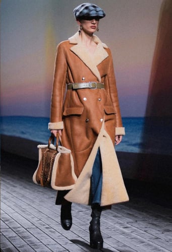 CHANEL LARGE SHOPPING BAG حقيبة شانيل تسوق كبيرة ص...