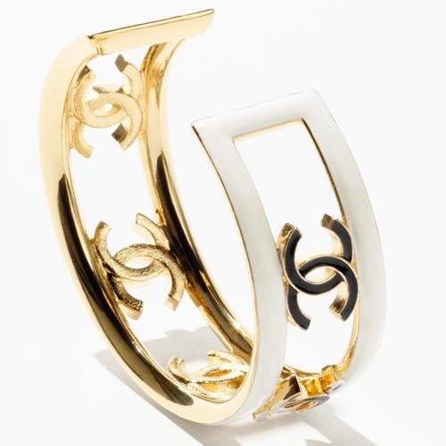 2024 سوار شانيل عريض ذهبي، أبيض، أسود