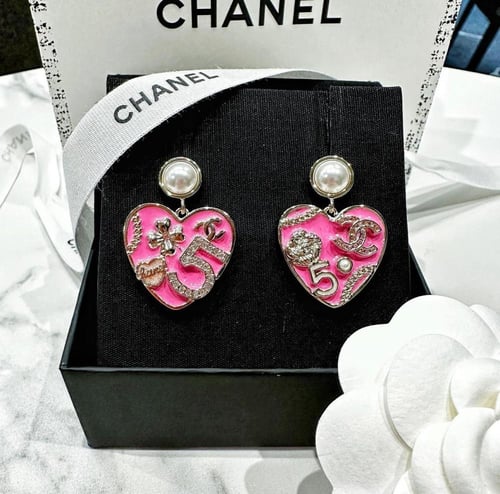 2024 أقراط شانيل بدلاية ذهبي، وردي، أبيض لؤلؤي، كر...