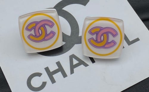 2024 أقراط شانيل راتنج معدن ستراس وردي ذهبي