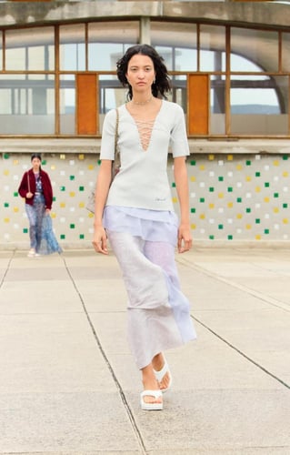 2025 قميص شانيل كروز