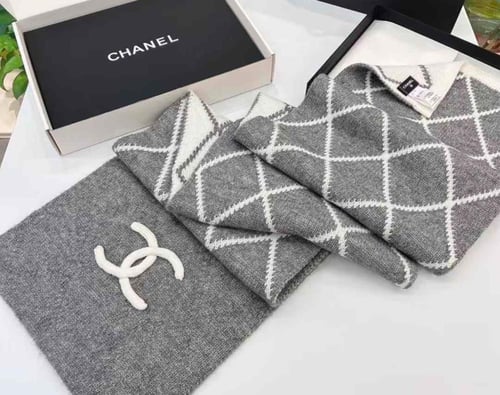 2024 وشاح شانيل صوف رمادي أو أبيض