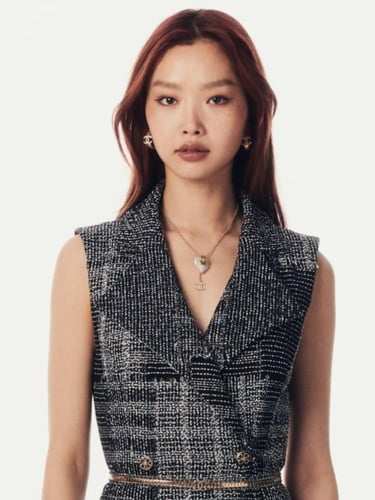 2024 قلادة شانيل بدلاية ذهبي، لآلئ زجاجية