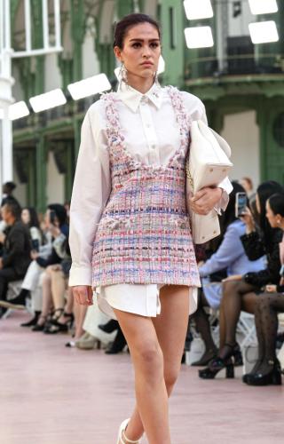 2025 فستان شانيل تويد وردي