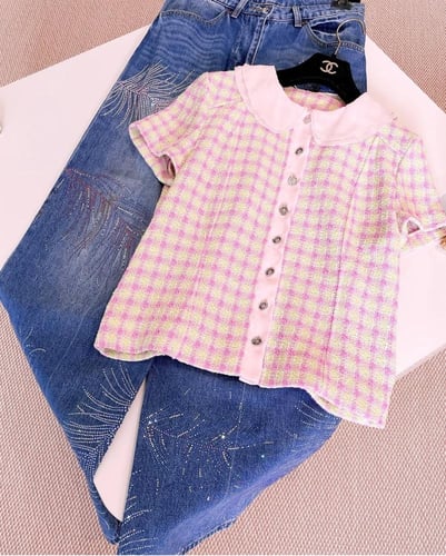 2025 قميص شانيل توب تويد وردي أخضر فاتح بأزرار ويا...