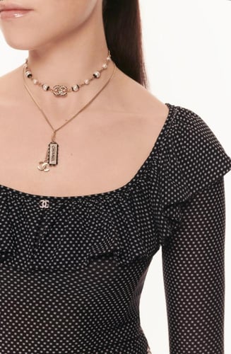 شوكر شانيل ذهبي أبيض لؤلؤي رمادي أسود