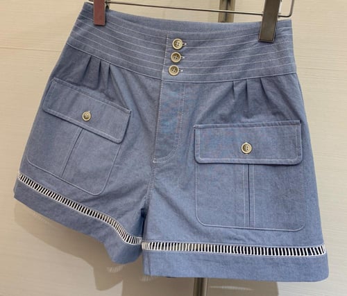 2024 شورت كلوي قصير نيفي كروشية CHLOÉ