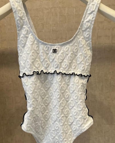 2025 مايوه شانيل شاطئ كوكو بيتش بطبعات لوقو شعار