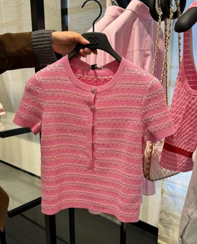 2024 كارديقان شانيل وردي صوف كاشمير مفتوح من الاما...