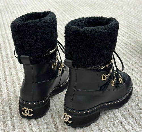 2024 أحذية شانيل بوت قصيرة جلد أسود