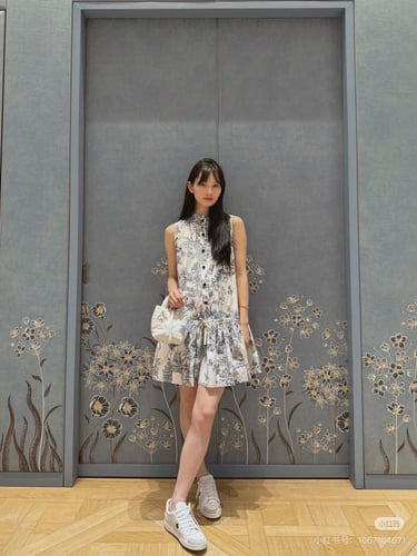 2025 فستان ديور تويد أسود بجيوب أمامية