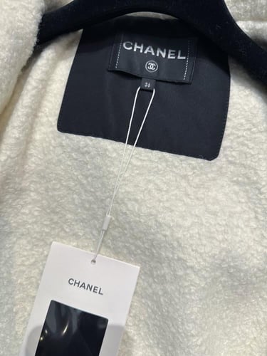 2024 بلوزون شانيل جاكيت أسود كانفا لامع