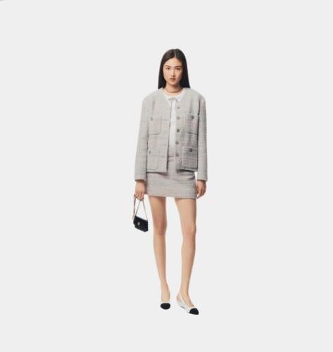 2025 تنورة شانيل تويد فاتحة