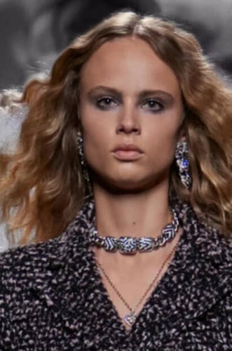 2024 قلادة شانيل شوكر معدن راتنج ستراس اسود بنجمة...