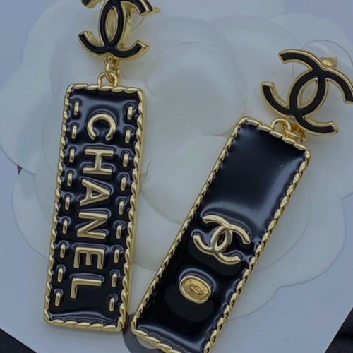 2024 اقراط شانيل بدلاية ذهبي وتعليقة