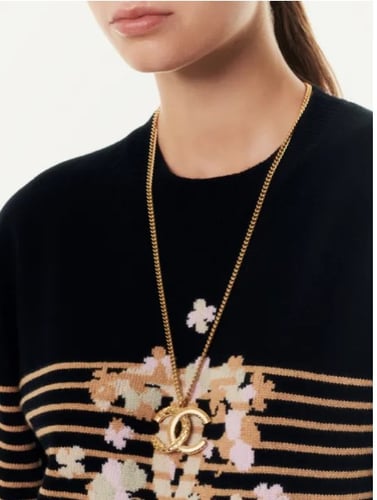 2024 كنزة شانيل كاشمير اسود