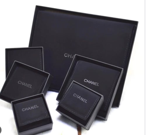 علبة مجوهرات شانيل الأصلية الفاخرة للأسوارة