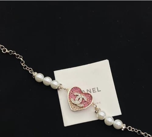 2023 سوار شانيل على شكل قلب مرصع بالكريستالات الور...