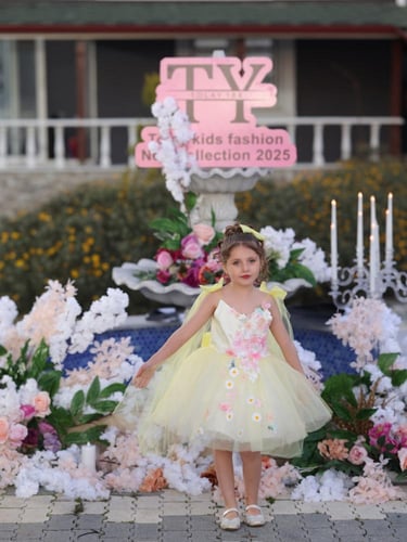 فستان اصفر تصميم فخم