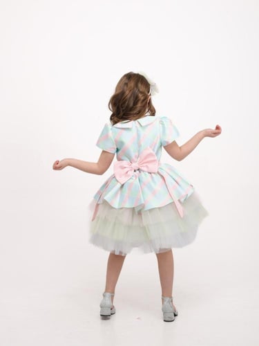 فستان طبقات ملون مع طوق تبدأ المقاسات من 6 اشهر