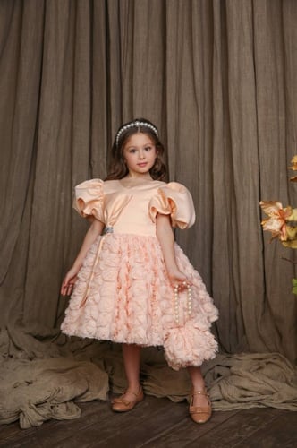 فستان الورد ، مع شنطة وطوق