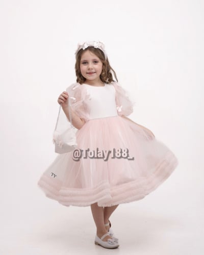 فستان الفراشات متوفر لونين مع طوق وشنطة