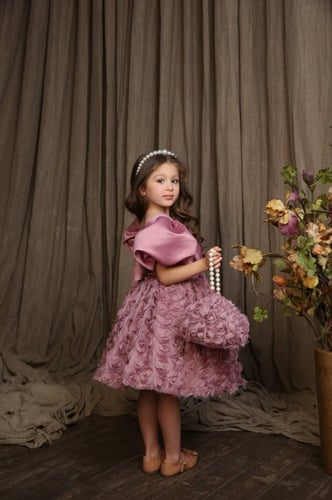 فستان الورد ، مع شنطة وطوق