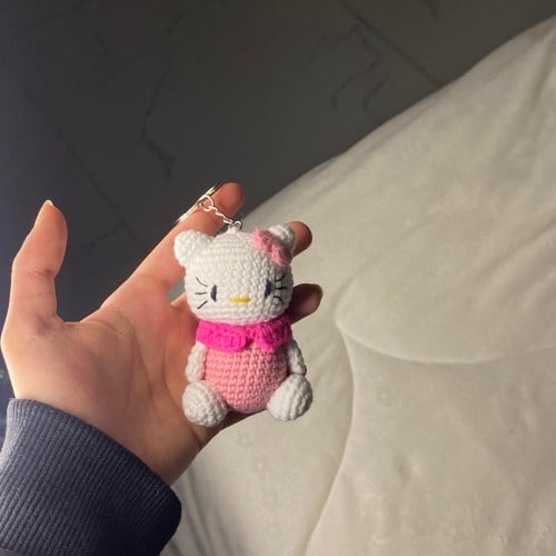 ميدالية كروشية هيلوكيتي