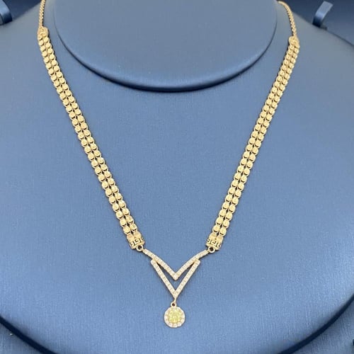 طقم ذهب كامل عيار 21 وزن 14.84 جرام بتعليقة شكل V...