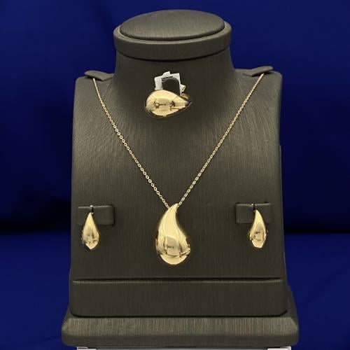 نصف طقم ذهب عيار 18 الوزن 15.35 جرام