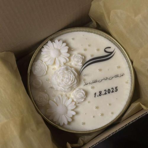The Hiba candle is large, 30 cm in diameter