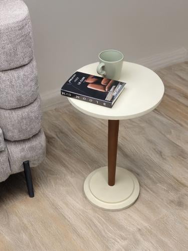 طاولة جانبية ، بسطح خشبي