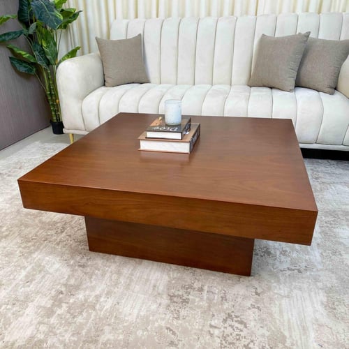 طاولة وسط خشبية بتصميم عصري