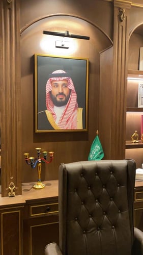 ثلاث لوحات للمؤسس والملك وولي العهد