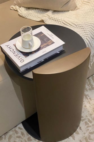 طاولة جانبية ، بسطح خشبي